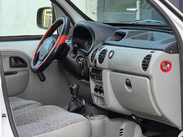 Renault - 2004 - kangoo - 1.2 authentique - 54-nr-hp - afbeelding 15 van  24