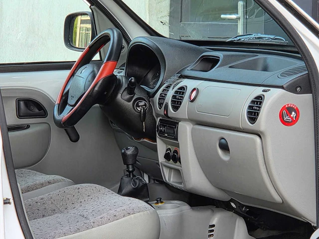 Renault - 2004 - kangoo - 1.2 authentique - 54-nr-hp - afbeelding 21 van  24
