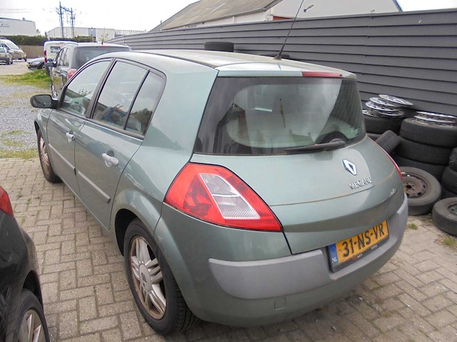 Renault - 2004 - mégane - 1.6-16v priv.luxe - 31-ns-vr - afbeelding 4 van  6