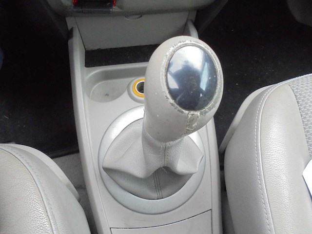 Renault - 2004 - mégane - 1.6-16v priv.luxe - 31-ns-vr - afbeelding 6 van  6