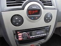 Renault - 2004 - mégane - 1.6-16v priv.luxe - 31-ns-vr - afbeelding 2 van  11