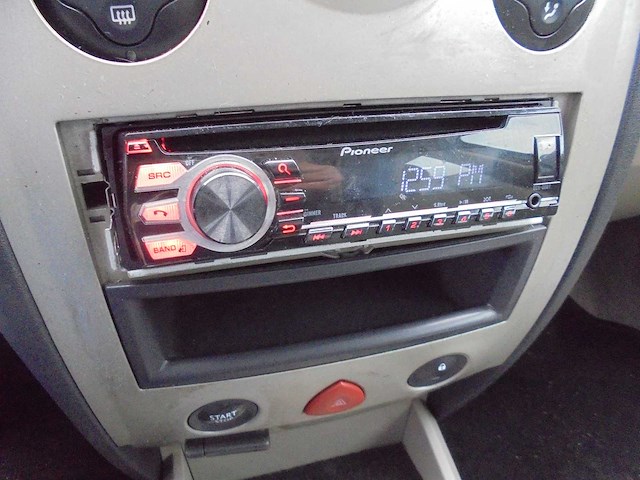 Renault - 2004 - mégane - 1.6-16v priv.luxe - 31-ns-vr - afbeelding 11 van  11