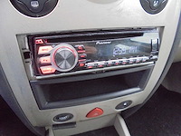 Renault - 2004 - mégane - 1.6-16v priv.luxe - 31-ns-vr - afbeelding 11 van  11