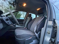 Renault - 2004 - scénic - 2.0-16v expr.comf. - 97-pd-vg - afbeelding 6 van  22