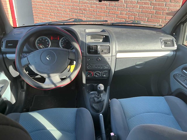 Renault - 2005 - clio - 1.2-16v auth.comf. - personenauto - afbeelding 5 van  11