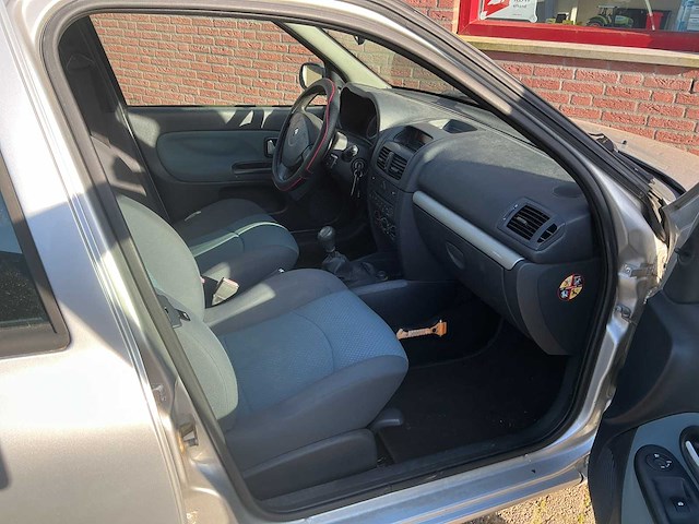 Renault - 2005 - clio - 1.2-16v auth.comf. - personenauto - afbeelding 6 van  11