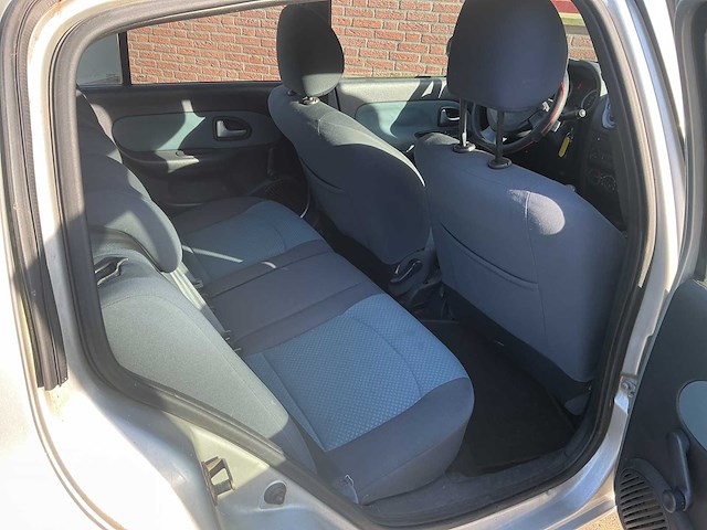 Renault - 2005 - clio - 1.2-16v auth.comf. - personenauto - afbeelding 7 van  11