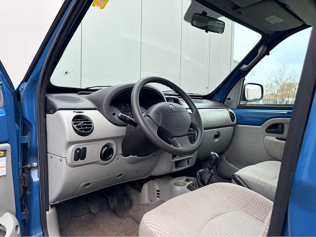 Renault - 2005 - kangoo - benzine nap airco - personenauto - afbeelding 2 van  18