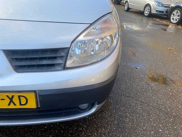 Renault - 2006 - grand scénic - 1.6-16v expr.comf. - 37-sj-xd - afbeelding 9 van  30