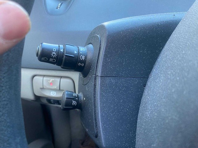 Renault - 2006 - grand scénic - 1.6-16v expr.comf. - 37-sj-xd - afbeelding 14 van  30