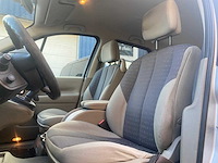 Renault - 2006 - grand scénic - 1.6-16v expr.comf. - 37-sj-xd - afbeelding 19 van  30