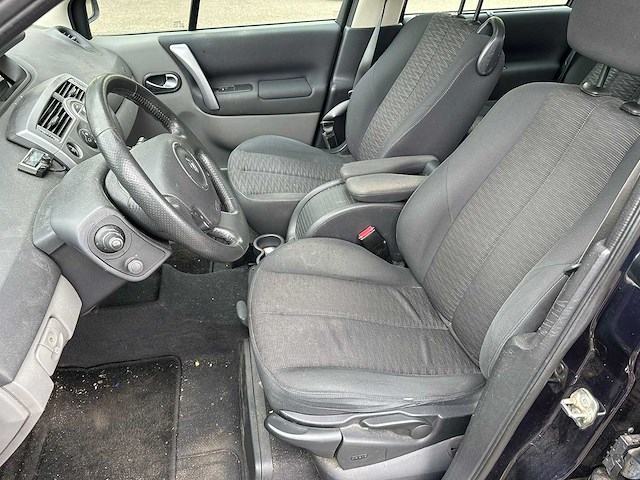 Renault - 2007 - grand scénic - 2.0-16v tech line - 99-xb-lb - afbeelding 15 van  26