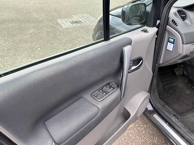 Renault - 2007 - grand scénic - 2.0-16v tech line - 99-xb-lb - afbeelding 16 van  26