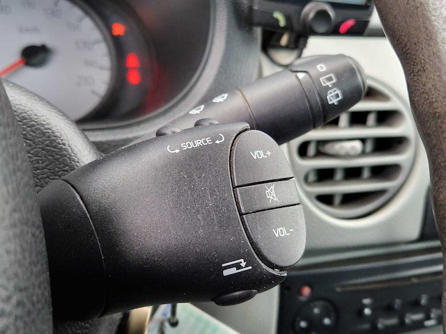 Renault - 2007 - kangoo - 1.6-16v 4x4 privil. - 08-xj-ns - afbeelding 7 van  26