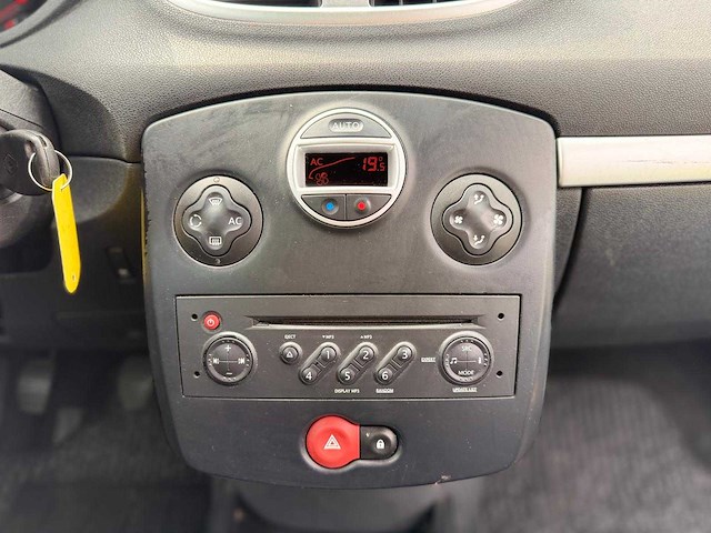 Renault - 2008 - clio estate - 1.2 tce dynamique - personenauto - 40-gsx-1 - afbeelding 3 van  13