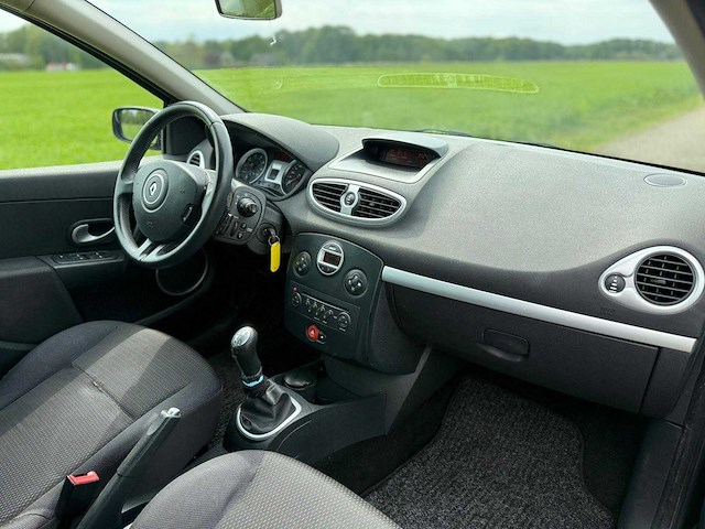 Renault - 2008 - clio estate - 1.2 tce dynamique - personenauto - 40-gsx-1 - afbeelding 13 van  13