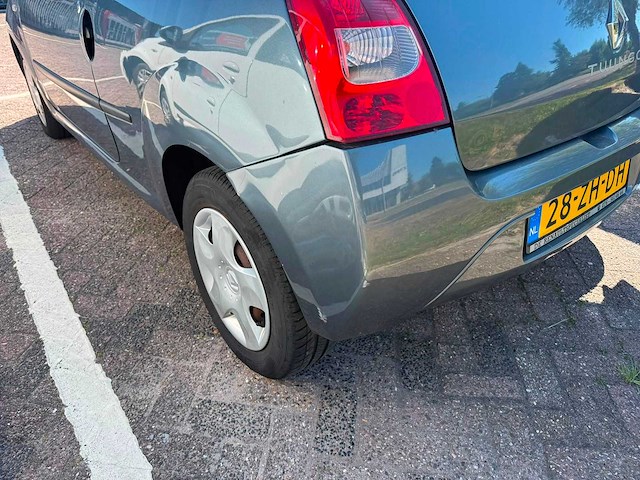 Renault - 2008 - twingo - 1.2-16v dynamique - 28-zh-dh - afbeelding 7 van  8