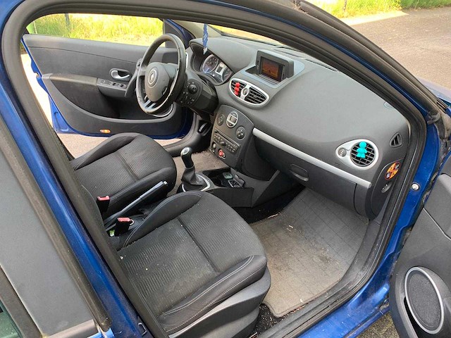 Renault - 2009 - clio - 1.2 tce dynamique - 83-jxr-2 - afbeelding 4 van  15