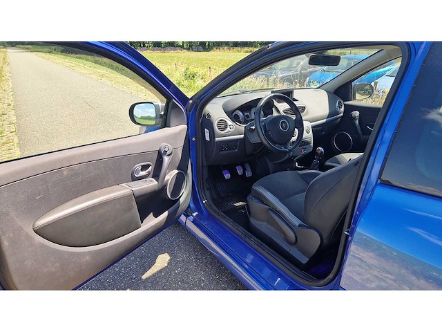 Renault - 2009 - clio - 1.6 gt - personenauto - afbeelding 8 van  33