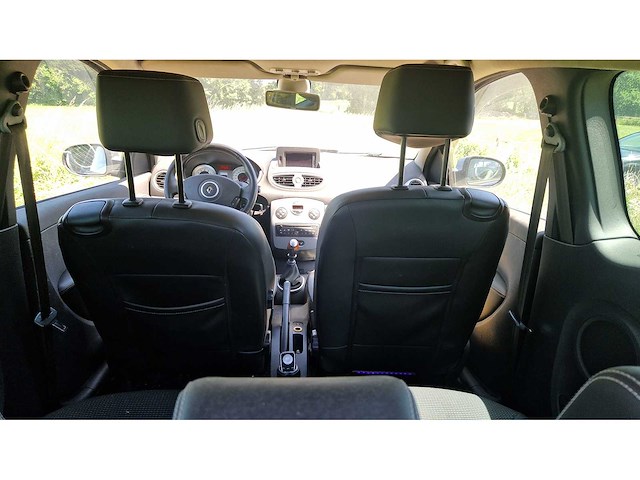 Renault - 2009 - clio - 1.6 gt - personenauto - afbeelding 14 van  33
