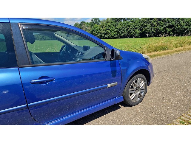 Renault - 2009 - clio - 1.6 gt - personenauto - afbeelding 19 van  33
