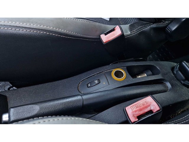 Renault - 2009 - clio - 1.6 gt - personenauto - afbeelding 30 van  33