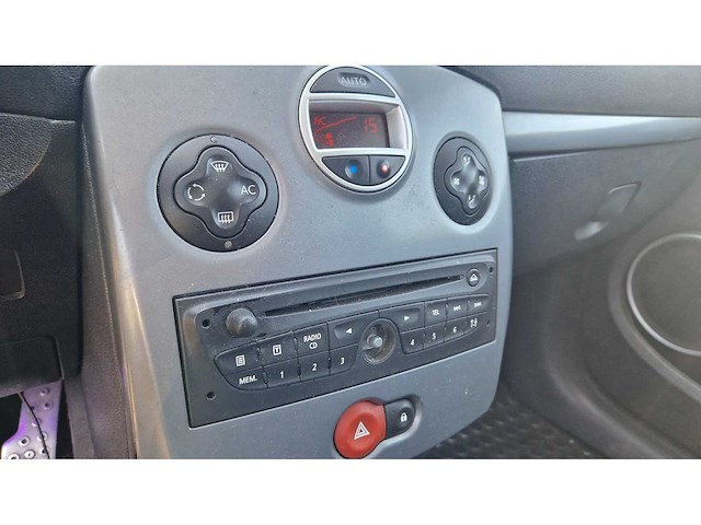 Renault - 2009 - clio - 1.6 gt - personenauto - afbeelding 31 van  33