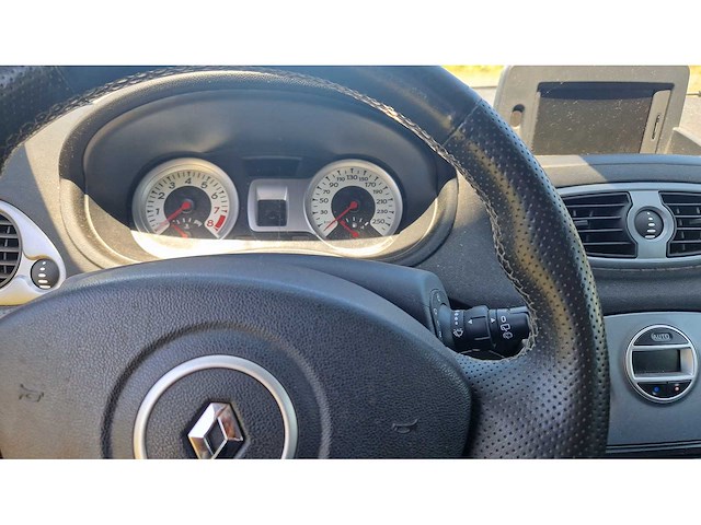 Renault - 2009 - clio - 1.6 gt - personenauto - afbeelding 33 van  33