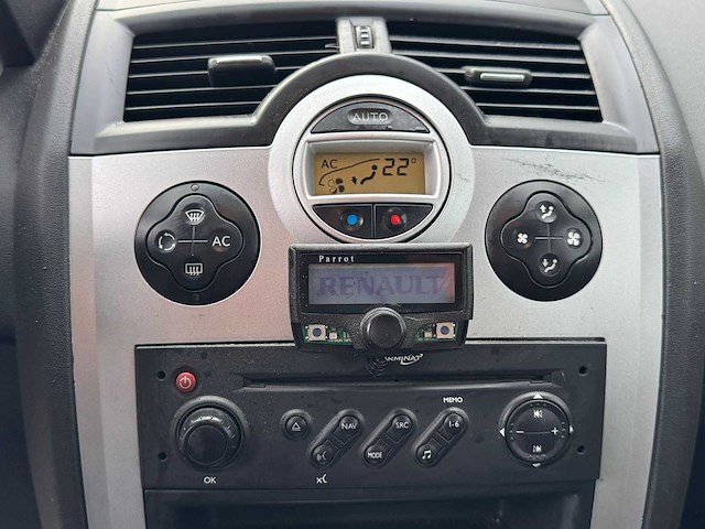 Renault - 2009 - mégane - grijs kenteken - 1.9 dci dynamique - 2-vbx-85 - afbeelding 4 van  16
