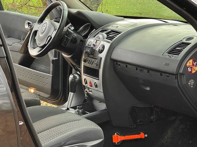 Renault - 2009 - mégane - grijs kenteken - 1.9 dci dynamique - 2-vbx-85 - afbeelding 6 van  16
