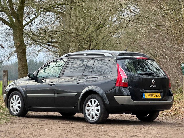 Renault - 2009 - mégane - grijs kenteken - 1.9 dci dynamique - 2-vbx-85 - afbeelding 15 van  17