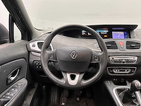 Renault - 2010 - scénic - 1.6 celsium - personenauto - afbeelding 13 van  32