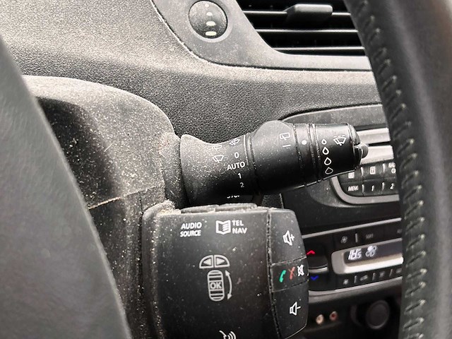 Renault - 2010 - scénic - 1.6 celsium - personenauto - afbeelding 22 van  32