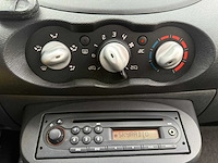 Renault - 2010 - twingo - 1.2-16v authentique - 37-nfn-9 - afbeelding 3 van  11