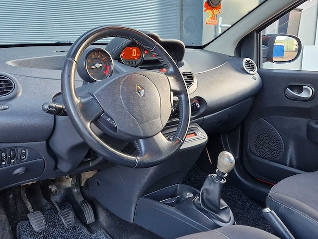 Renault - 2010 - twingo - 1.2-16v dynamique - 11-ltr-8 - afbeelding 2 van  24