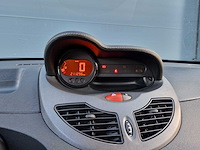 Renault - 2010 - twingo - 1.2-16v dynamique - 11-ltr-8 - afbeelding 9 van  24
