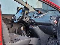 Renault - 2010 - twingo - 1.2-16v dynamique - 11-ltr-8 - afbeelding 13 van  24