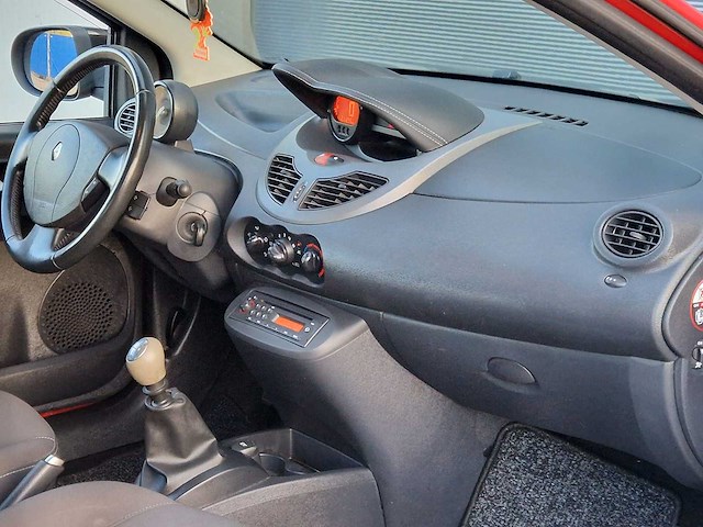 Renault - 2010 - twingo - 1.2-16v dynamique - 11-ltr-8 - afbeelding 14 van  24