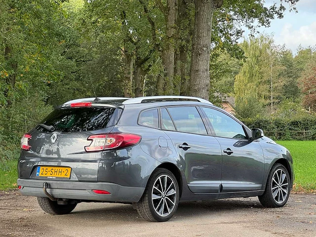 Renault - 2011 - mégane estate - 1.4 tce parisienne - 25-shh-2 - personenauto - afbeelding 14 van  15