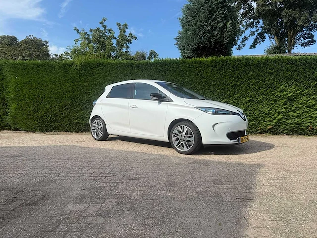 Renault - 2014 - zoe - q210 zen quickcharge 22 kwh - personenauto - afbeelding 1 van  22