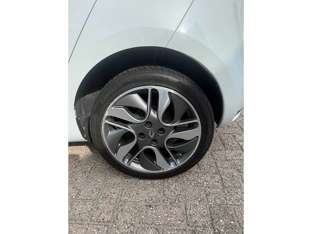 Renault - 2014 - zoe - q210 zen quickcharge 22 kwh - personenauto - afbeelding 13 van  22