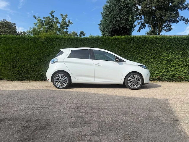 Renault - 2014 - zoe - q210 zen quickcharge 22 kwh - personenauto - afbeelding 16 van  22