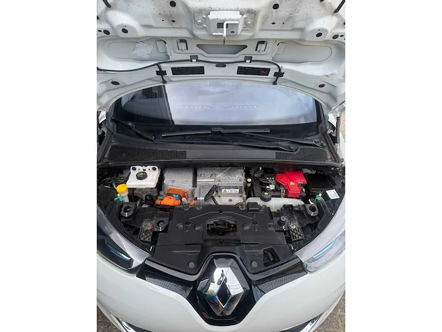 Renault - 2014 - zoe - q210 zen quickcharge 22 kwh - personenauto - afbeelding 20 van  22