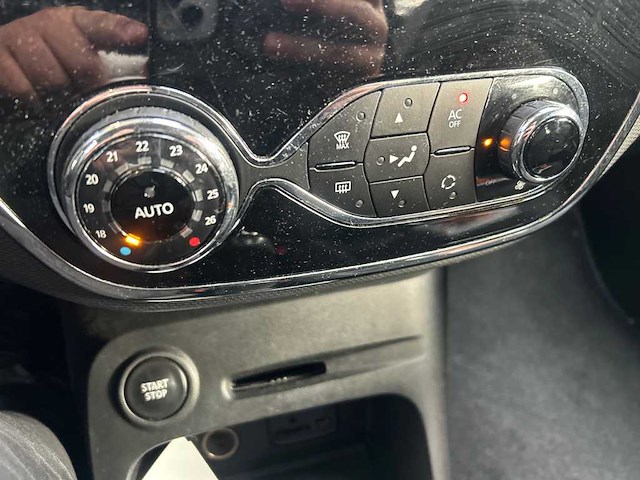 Renault - 2015 - captur - 0.9 tce dynamique - personenauto - afbeelding 3 van  17