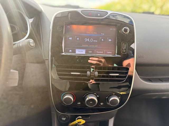 Renault - 2015 - clio - 0.9 tce night&day - gs-162-z - afbeelding 3 van  13