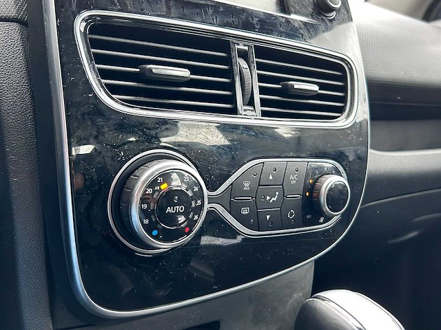 Renault - 2017 - clio estate - 1.5 dci intens - afbeelding 9 van  23