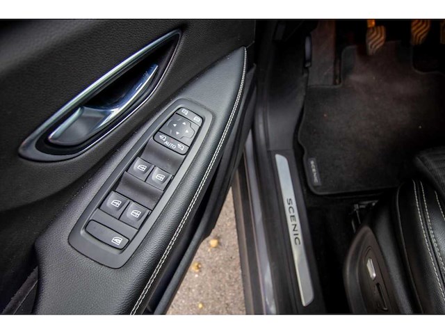 Renault - 2017 - scénic - 1.2 tce bose - k-021-ds - afbeelding 21 van  31