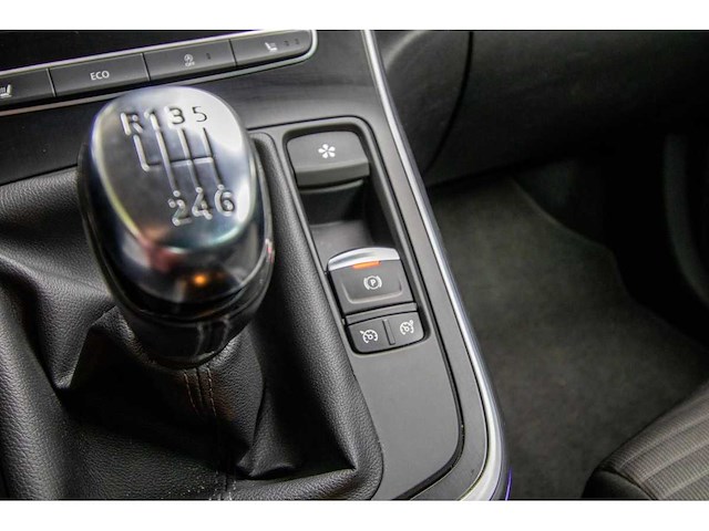Renault - 2017 - scénic - 1.2 tce bose - k-021-ds - afbeelding 18 van  31