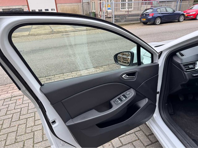 Renault - 2019 - clio - 1.0 tce life groot multimedia - personenauto - afbeelding 14 van  24
