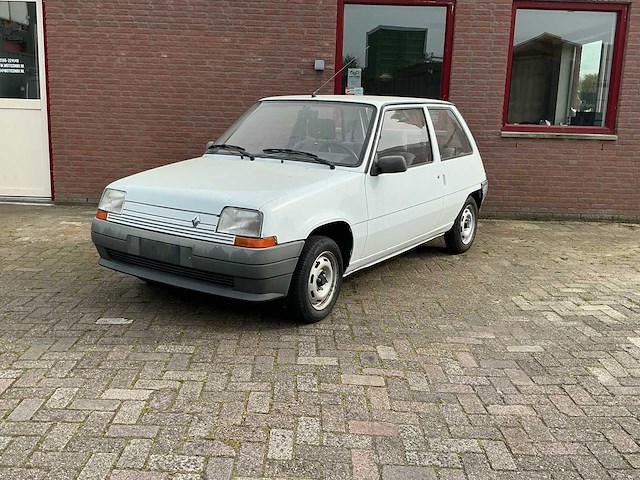 Renault - 5 - r5 - youngtimer > 15 - afbeelding 1 van  9